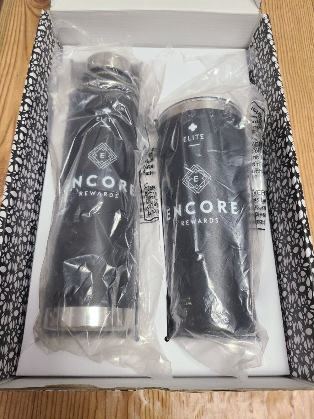 Encore Rewards Casino Collectors Travel Mug Set (NEW)
